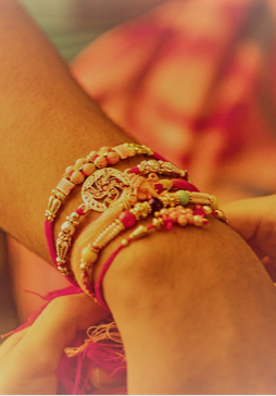 plusieurs bracelets- Photo gratuite sur Pixabay